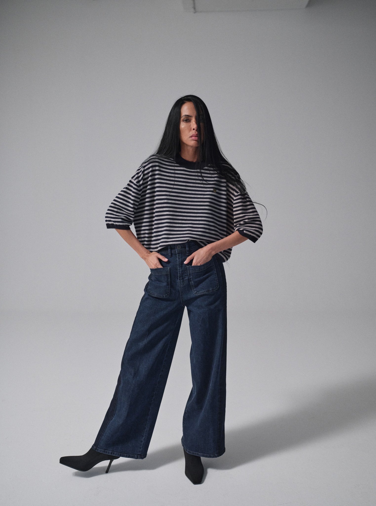Modelshot / Dark Blue Denim / Detail